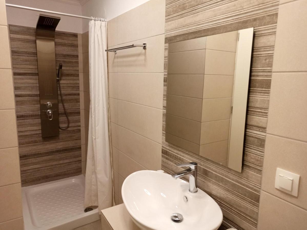 Dolphin Apartments باليوكاستريتسا المظهر الخارجي الصورة
