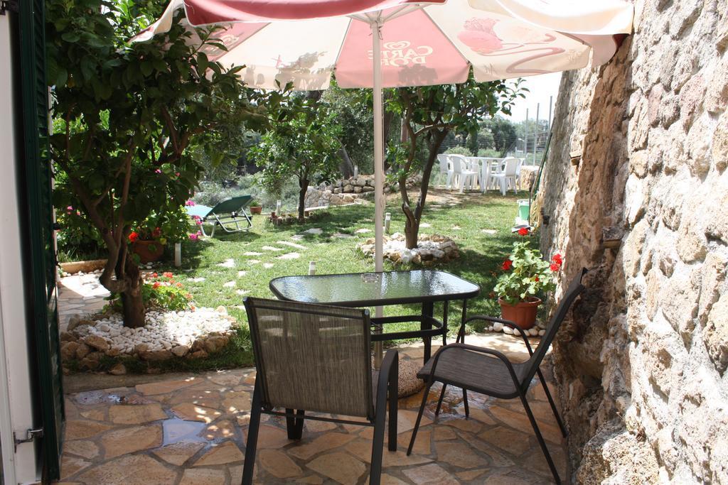 Dolphin Apartments باليوكاستريتسا المظهر الخارجي الصورة